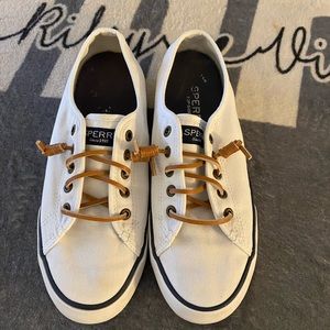 Women’s Sperry Size 7
